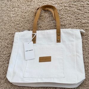 NWT Cozy Earth White Cream Medium Sized Canvas Tote Bag w/ Leather Handles
